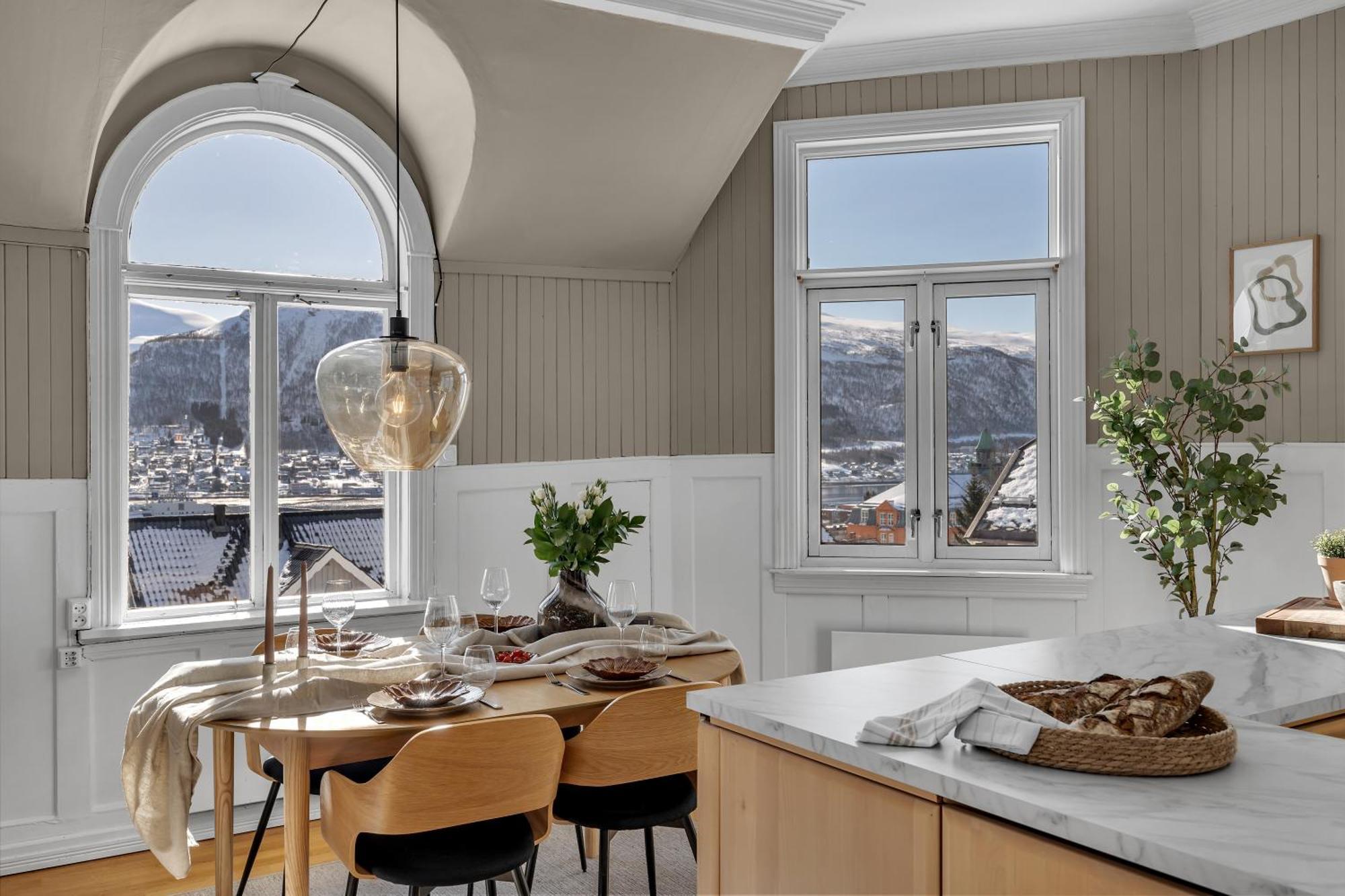 Lovely City Center Apartment With Amazing Views And Free Parking! ترومسو المظهر الخارجي الصورة